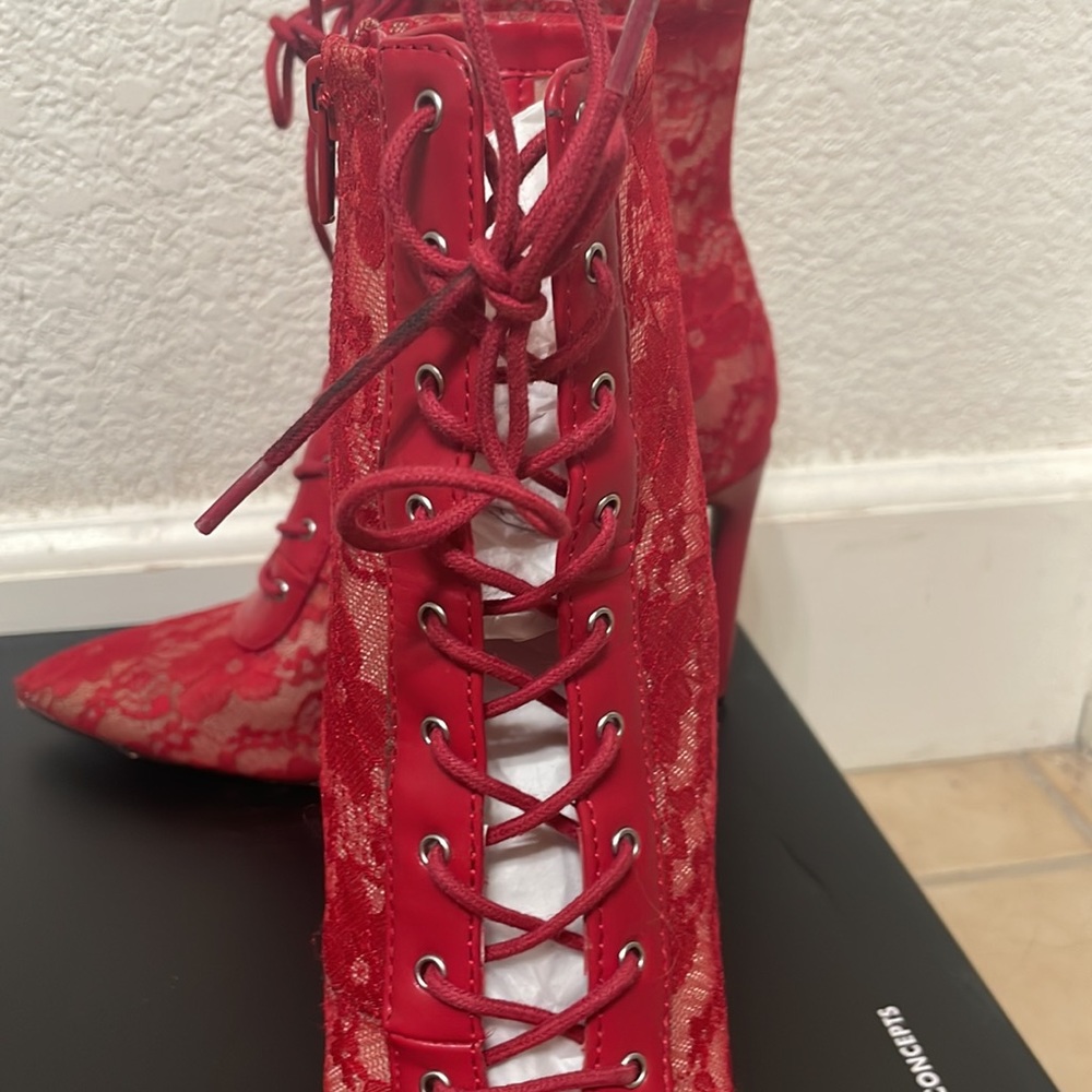 I.N.C. Indira size 5.5 red lace booties - Picture 6 of 6